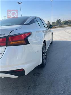 نيسان ألتيما